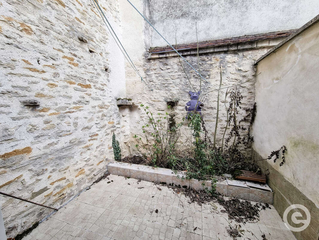 Maison à L&#039;ISLE-SUR-SEREIN