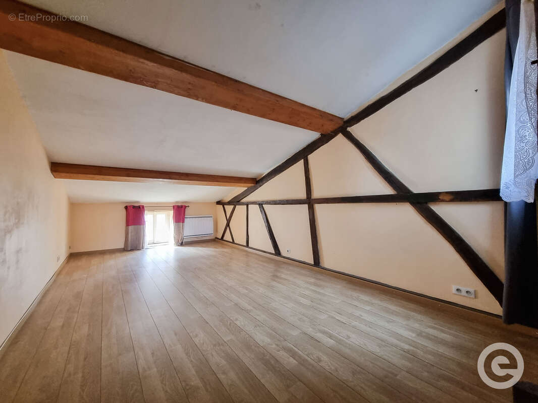 Maison à L&#039;ISLE-SUR-SEREIN