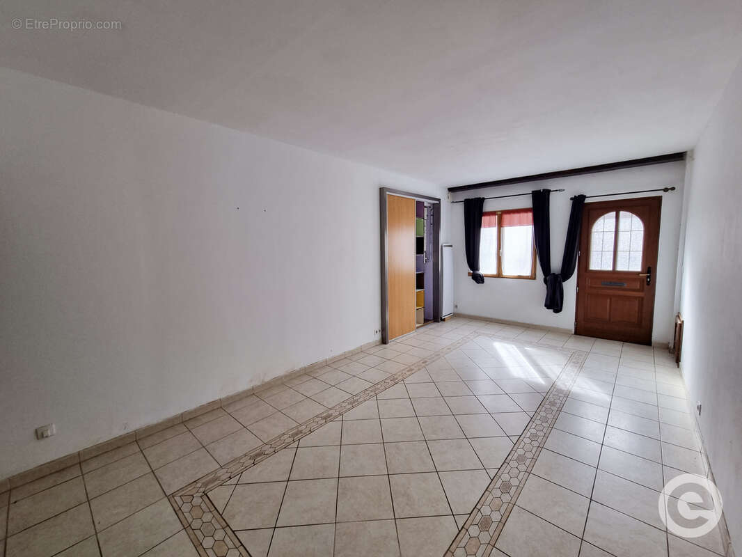 Maison à L&#039;ISLE-SUR-SEREIN