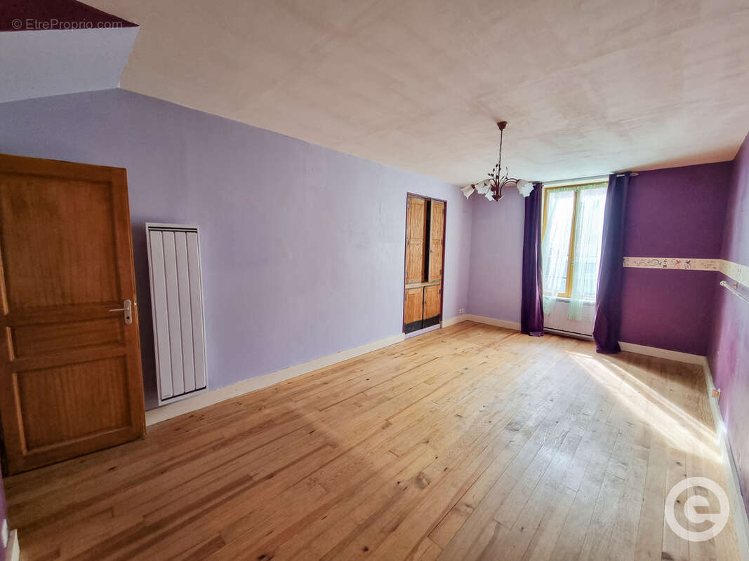 Maison à L&#039;ISLE-SUR-SEREIN