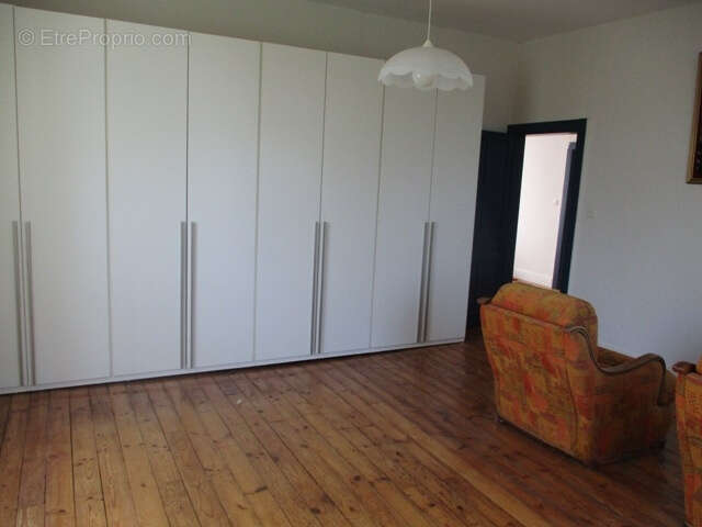 Maison à COUSSAC-BONNEVAL