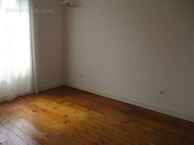 Maison à COUSSAC-BONNEVAL