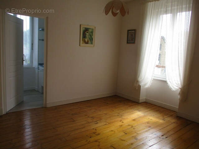 Maison à COUSSAC-BONNEVAL