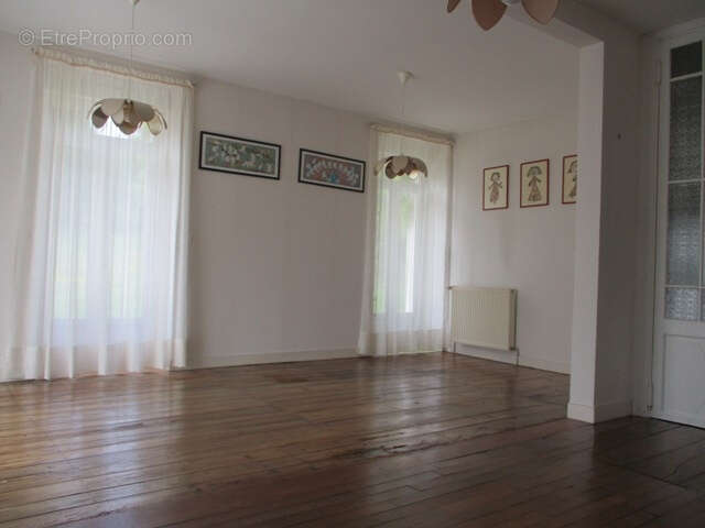 Maison à COUSSAC-BONNEVAL