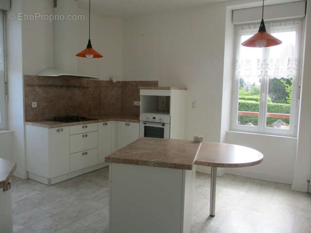 Maison à COUSSAC-BONNEVAL