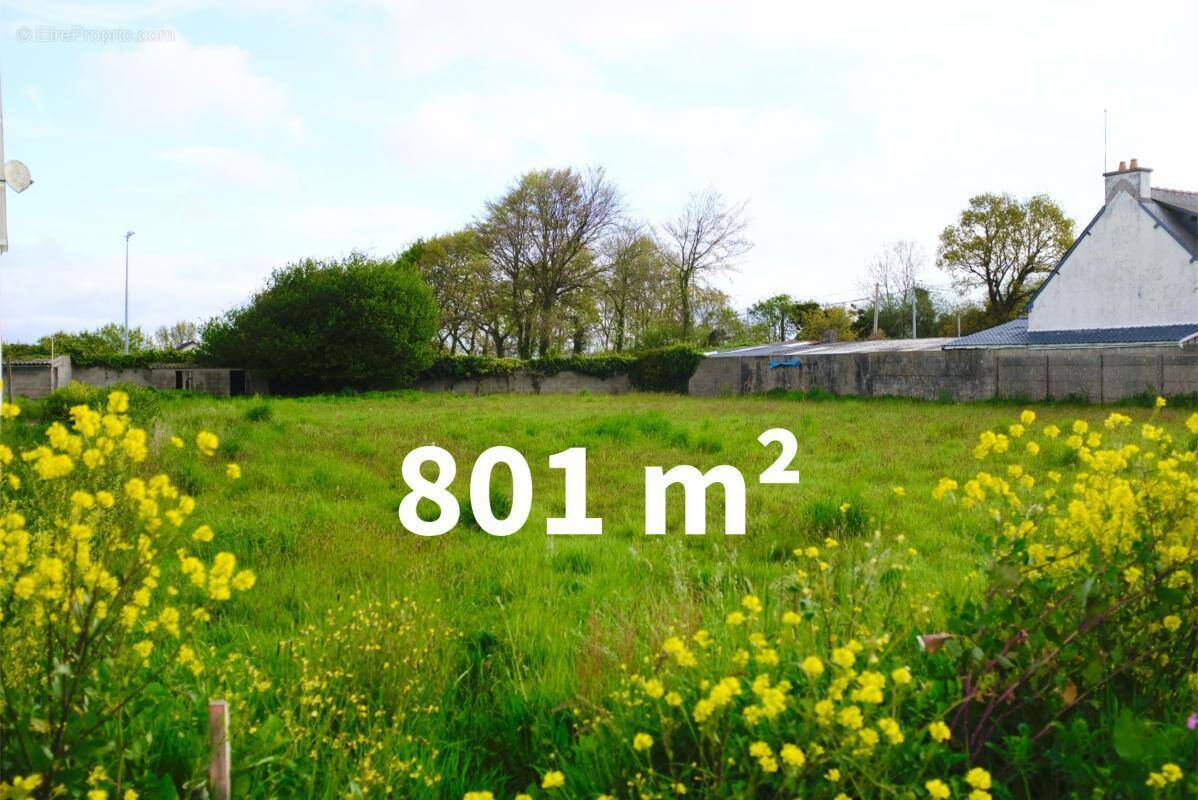 Terrain à PLOUMILLIAU