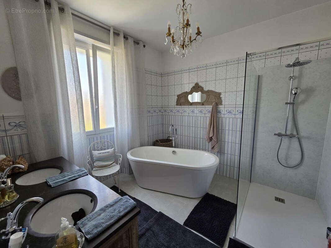 Maison à COMMEQUIERS