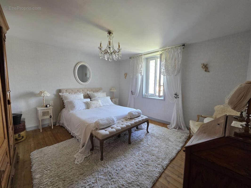 Maison à COMMEQUIERS