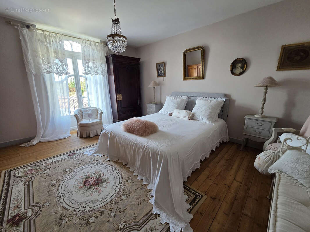 Maison à COMMEQUIERS