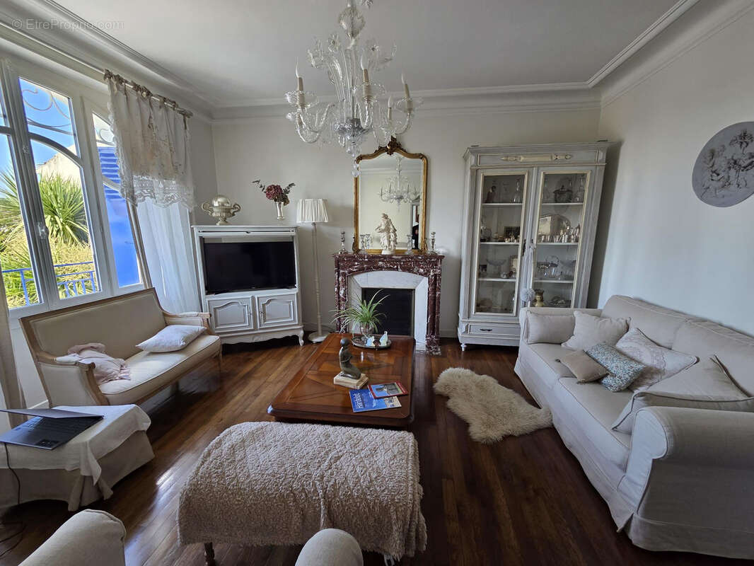 Maison à COMMEQUIERS