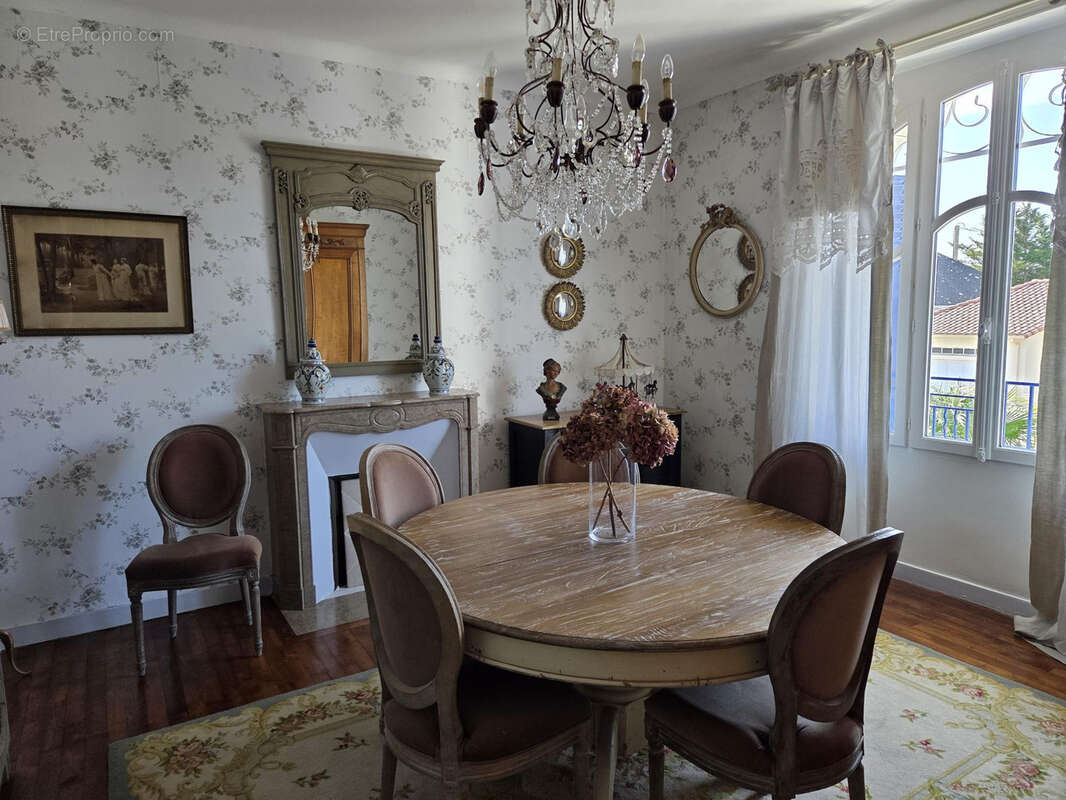 Maison à COMMEQUIERS