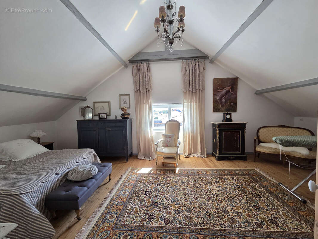 Maison à COMMEQUIERS