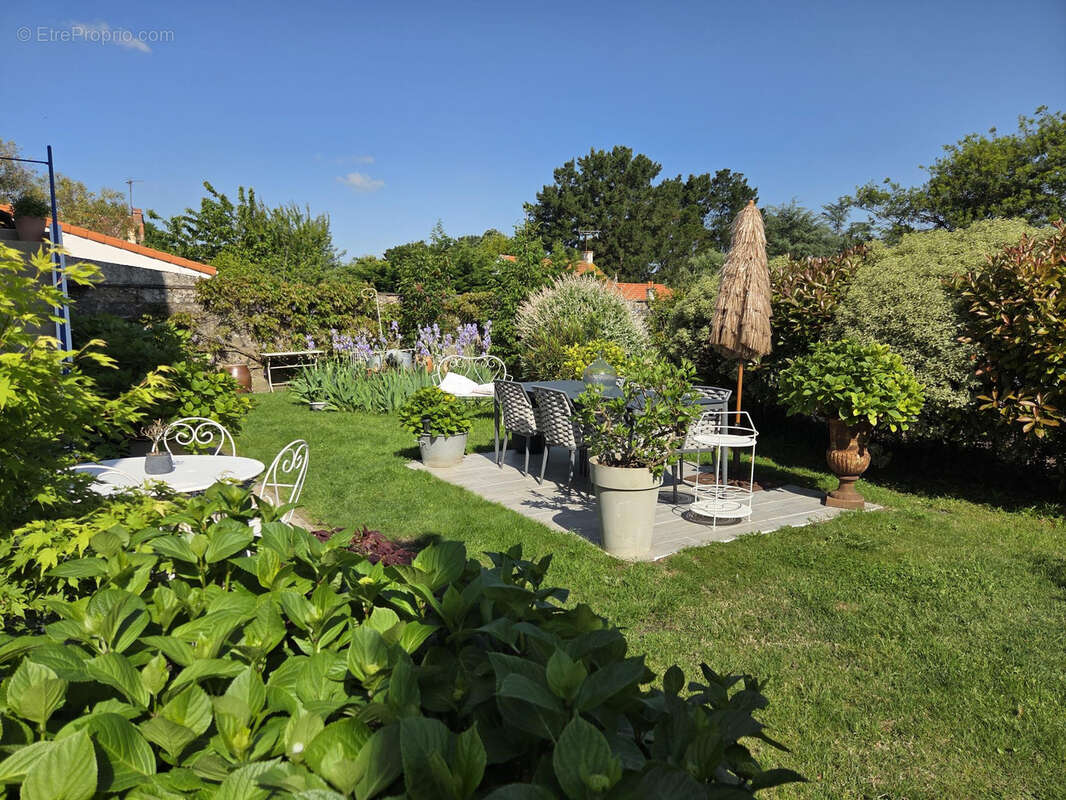 Maison à COMMEQUIERS