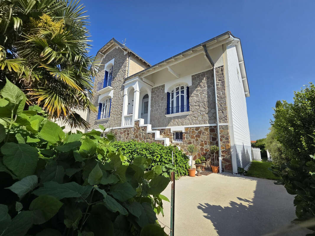 Maison à COMMEQUIERS