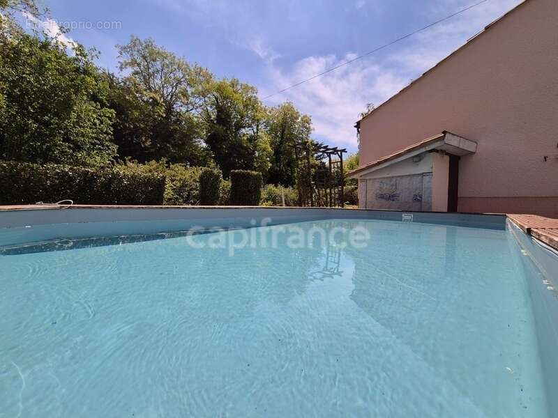 Maison à MESCHERS-SUR-GIRONDE