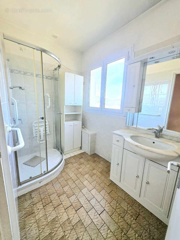 Appartement à SIX-FOURS-LES-PLAGES