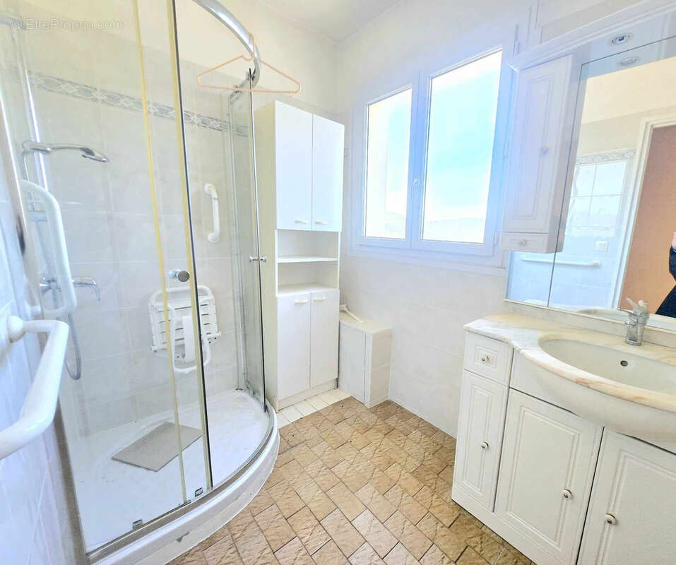 Appartement à SIX-FOURS-LES-PLAGES