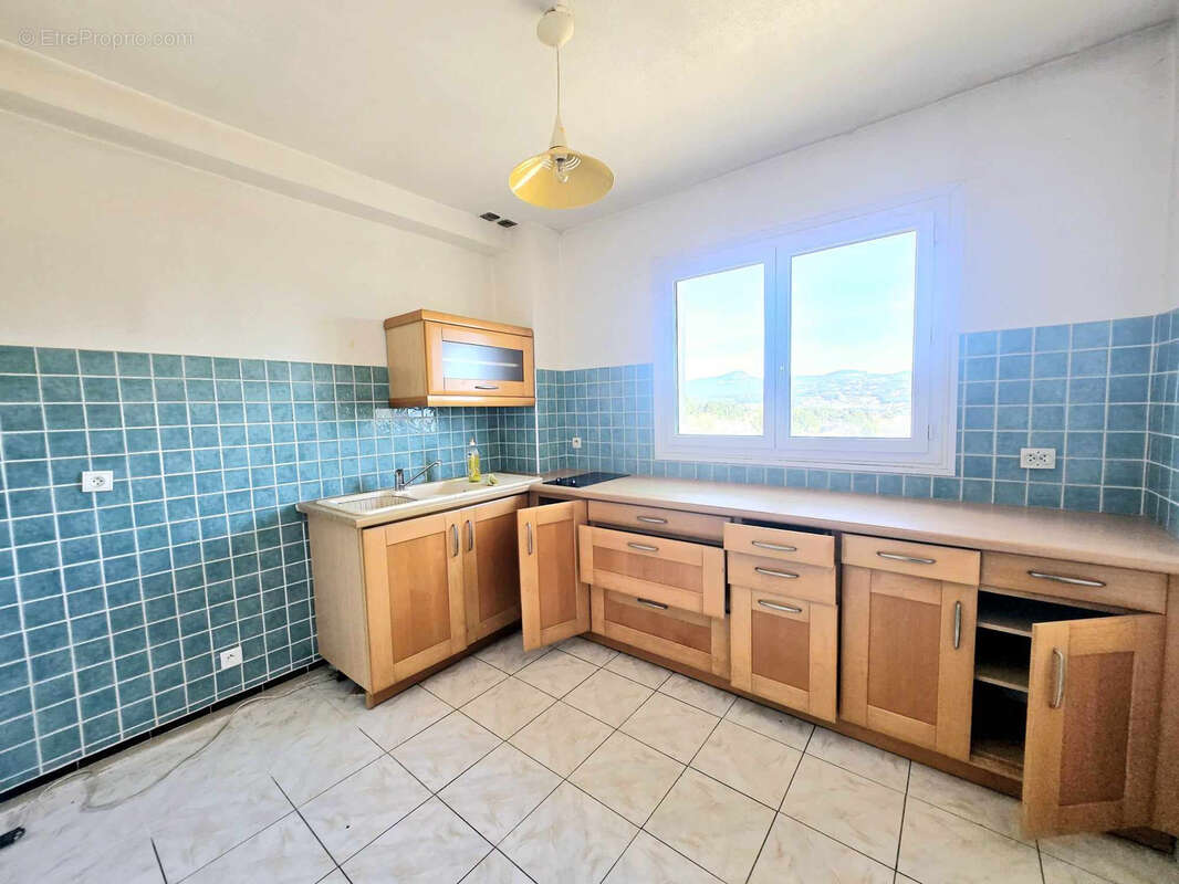 Appartement à SIX-FOURS-LES-PLAGES