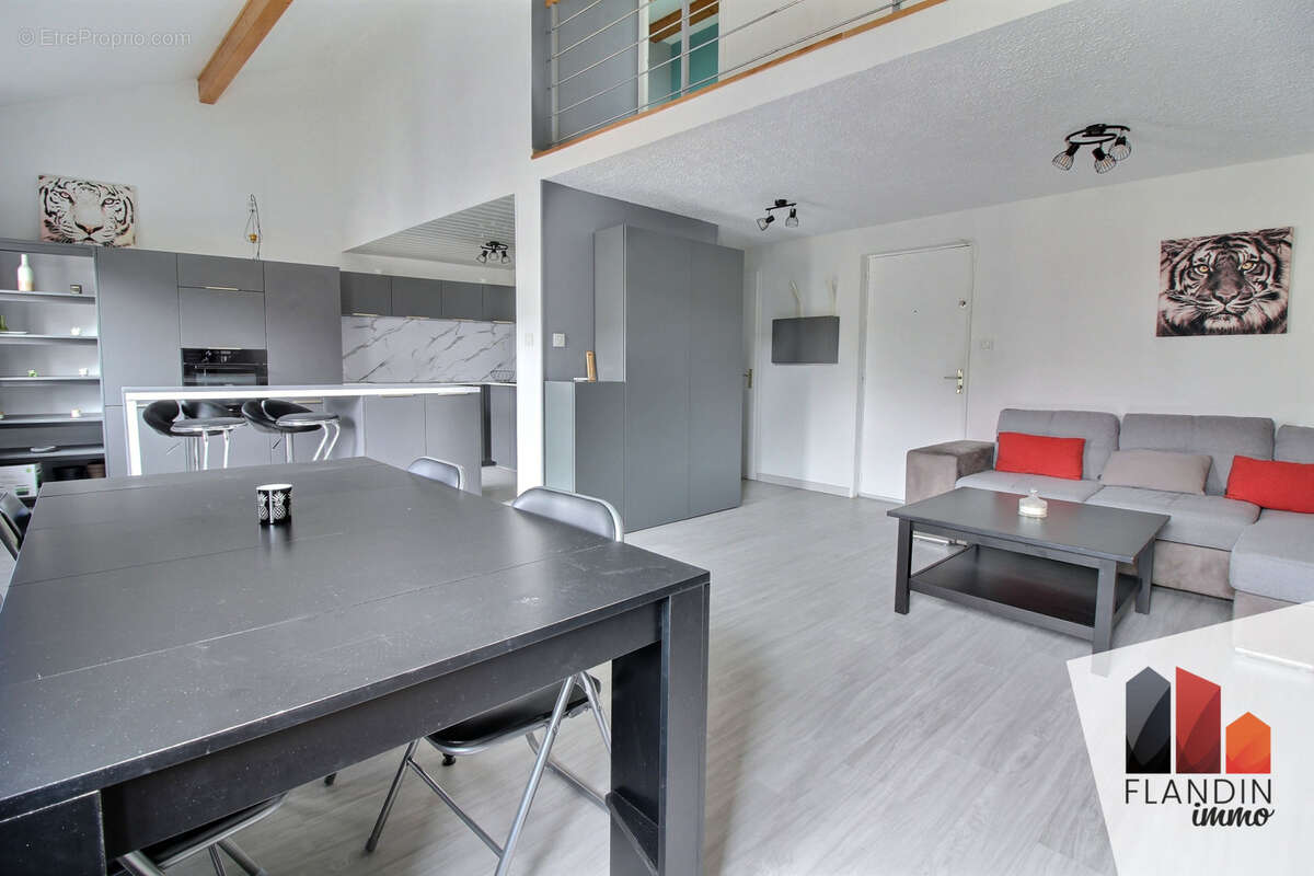 Appartement à MESSIMY