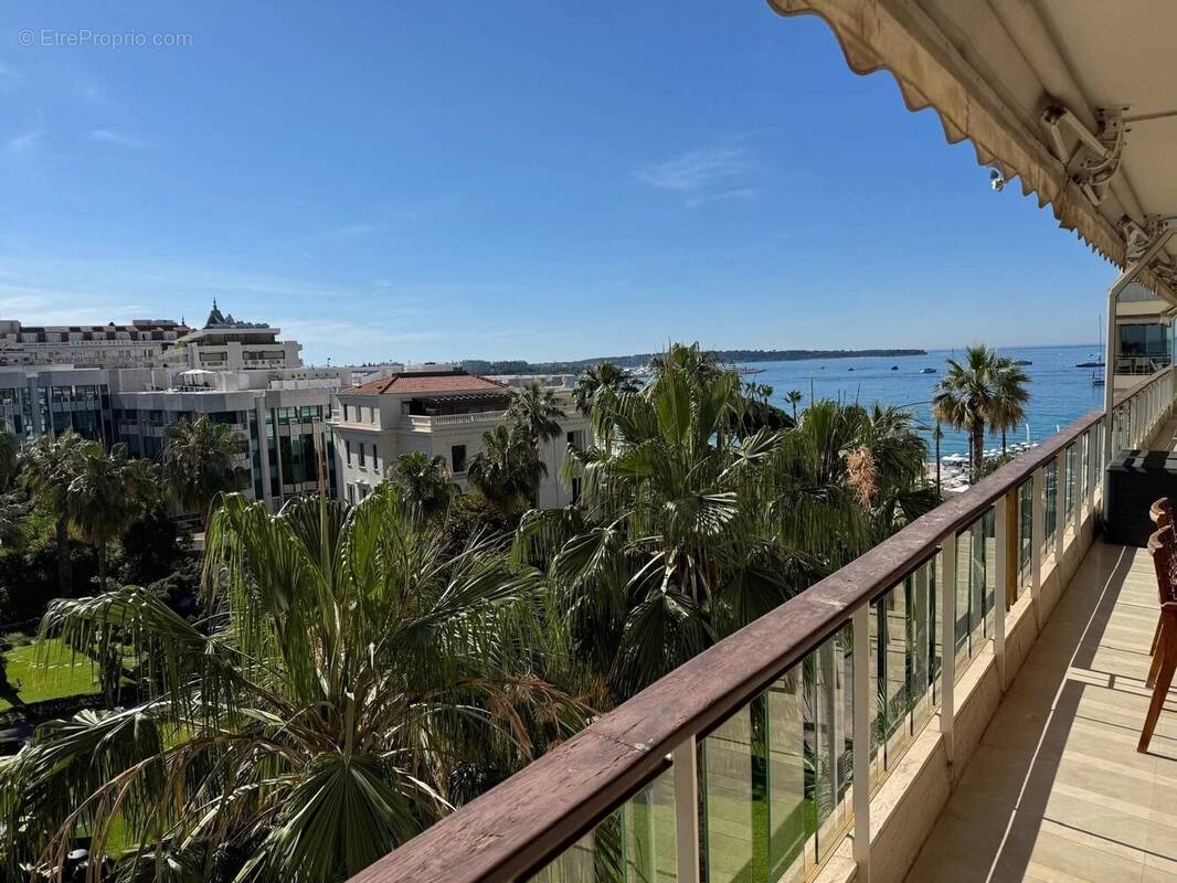 Appartement à CANNES