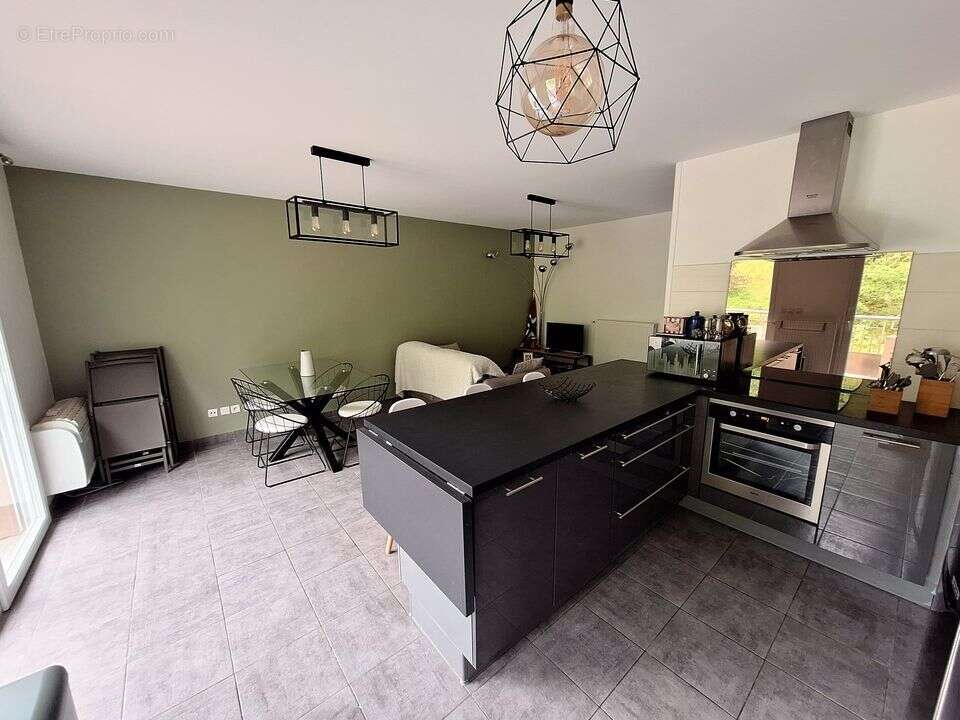 Appartement à CHATEAUNEUF-SUR-ISERE