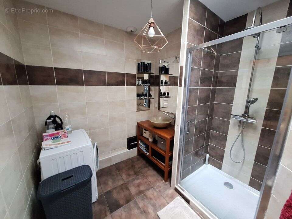 Appartement à CHATEAUNEUF-SUR-ISERE