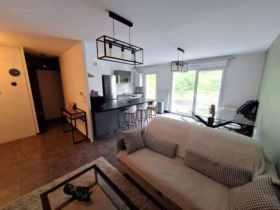 Appartement à CHATEAUNEUF-SUR-ISERE