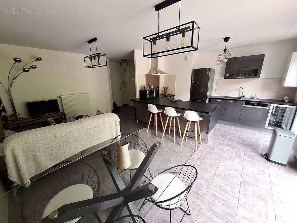 Appartement à CHATEAUNEUF-SUR-ISERE