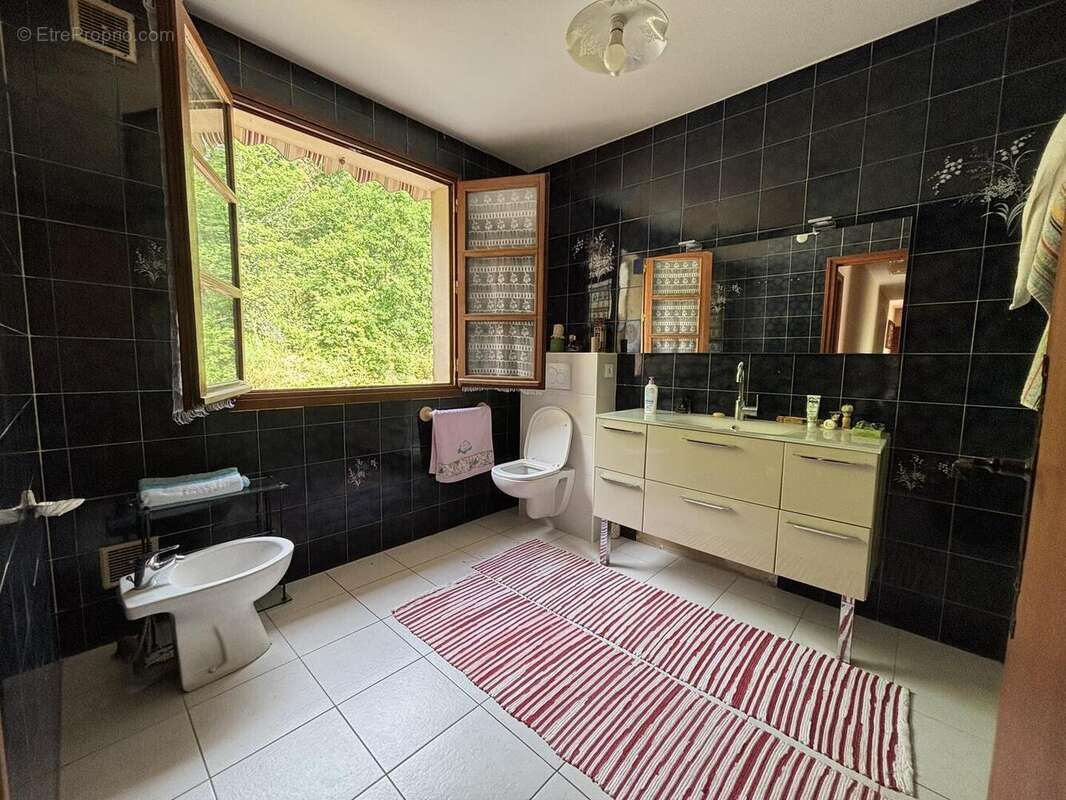 Salle de bain - Maison à CAHORS