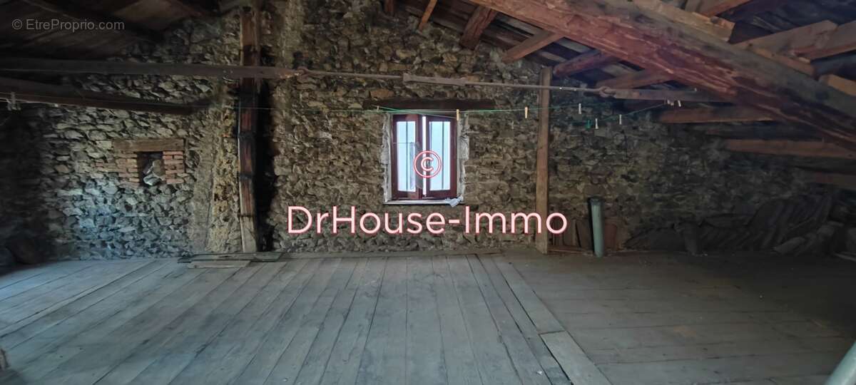 Maison à SAINT-GEORGES-D&#039;AURAC