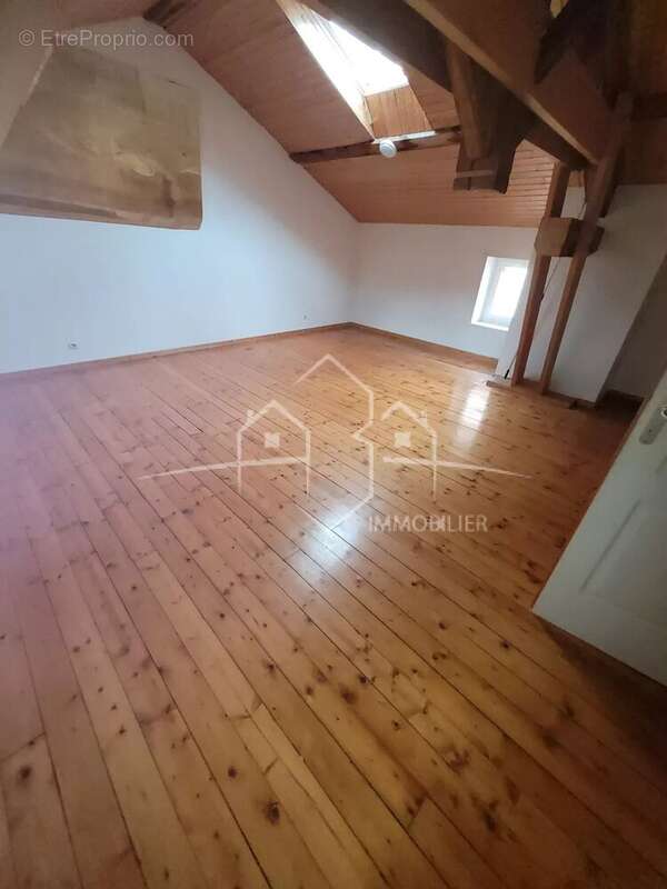 Maison à BEAUREPAIRE