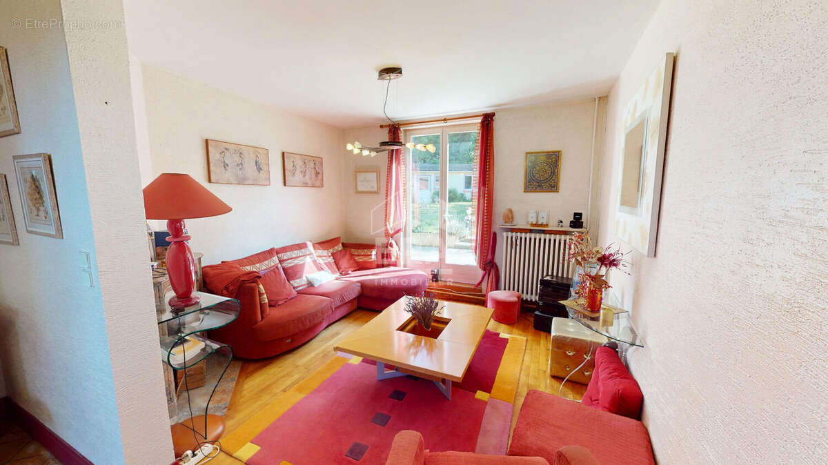 Maison à NEAUPHLE-LE-CHATEAU