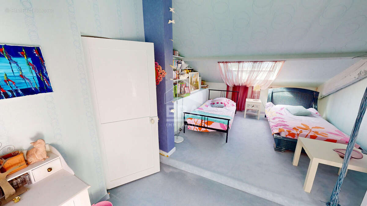 Maison à NEAUPHLE-LE-CHATEAU