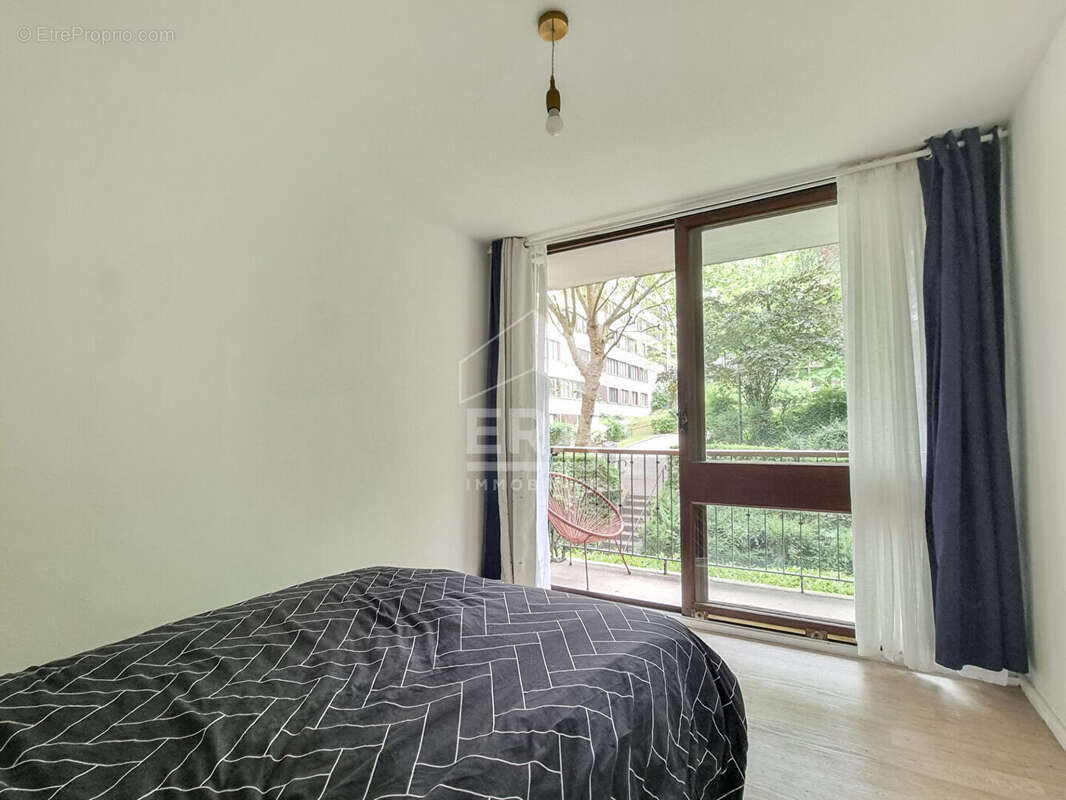 Appartement à FONTENAY-LE-FLEURY