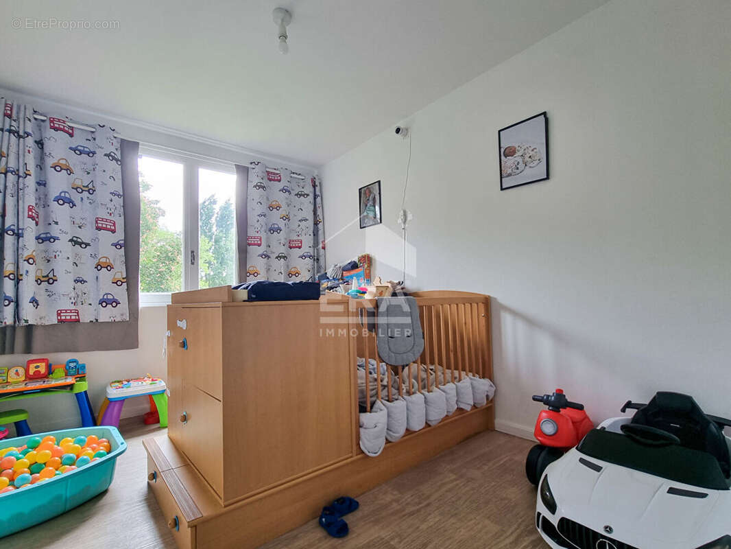 Appartement à FONTENAY-LE-FLEURY