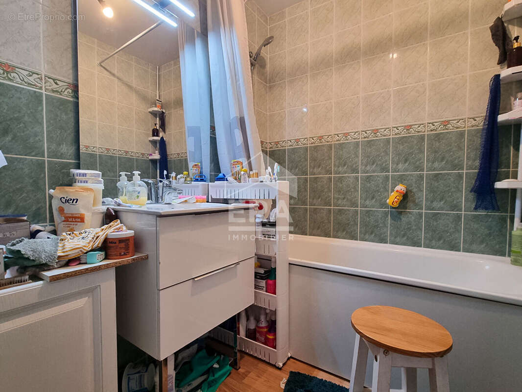 Appartement à FONTENAY-LE-FLEURY