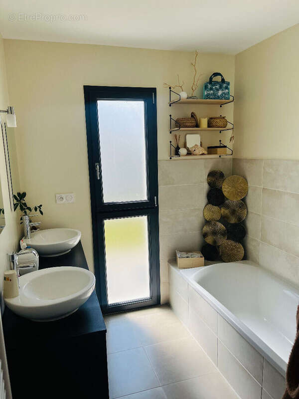 Maison à TONNAY-CHARENTE