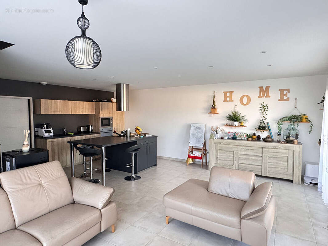 Maison à TONNAY-CHARENTE