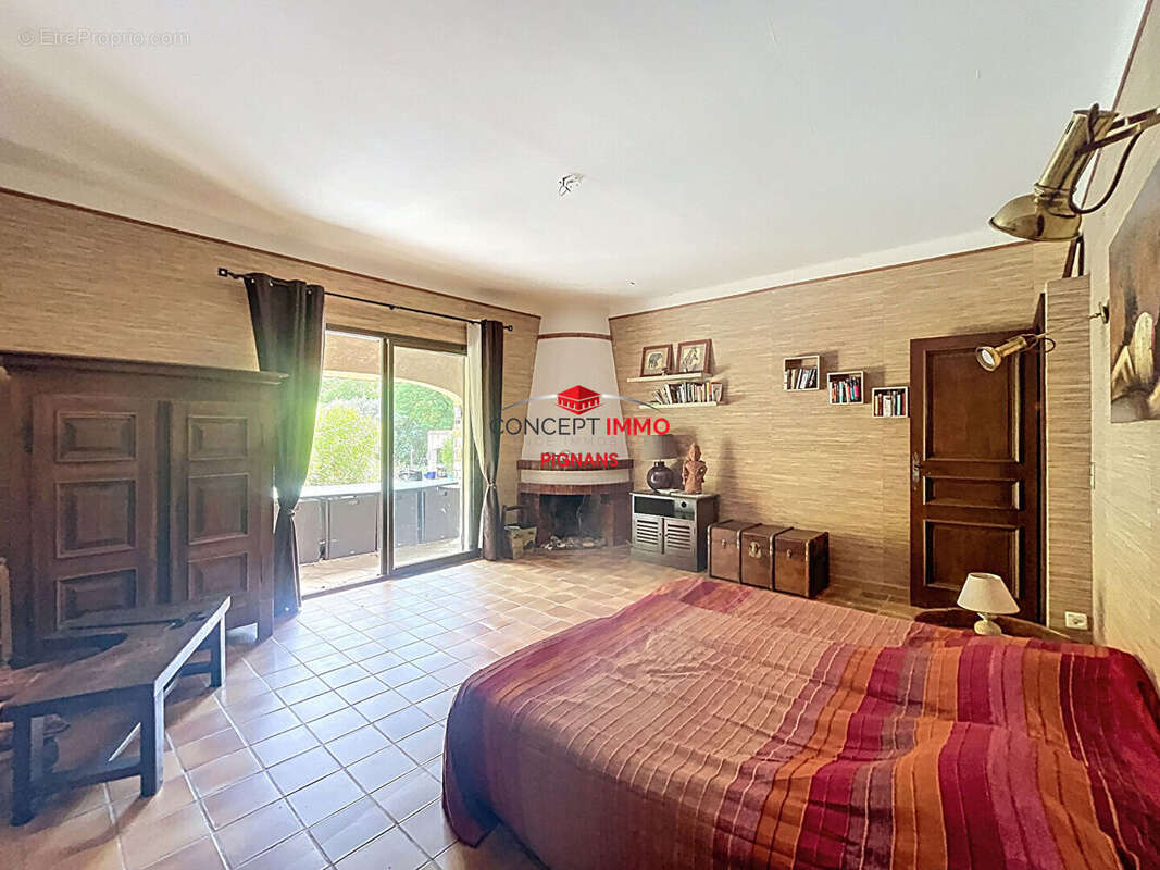 Maison à PUGET-VILLE