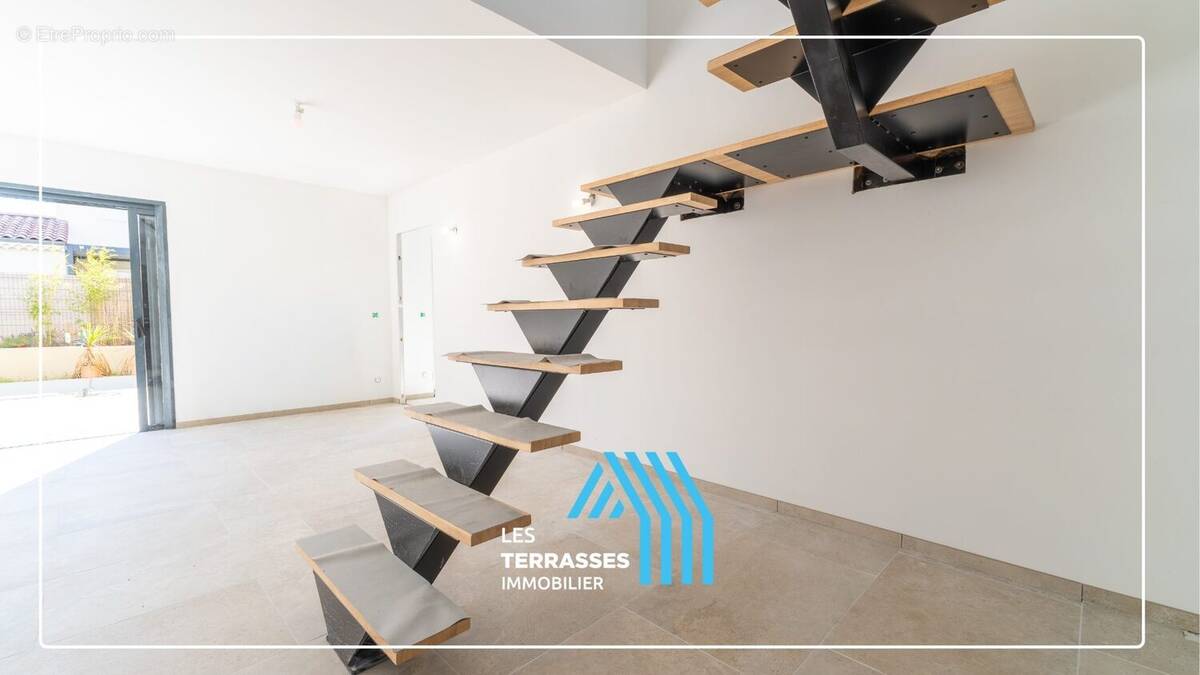 Maison à MONTELIMAR