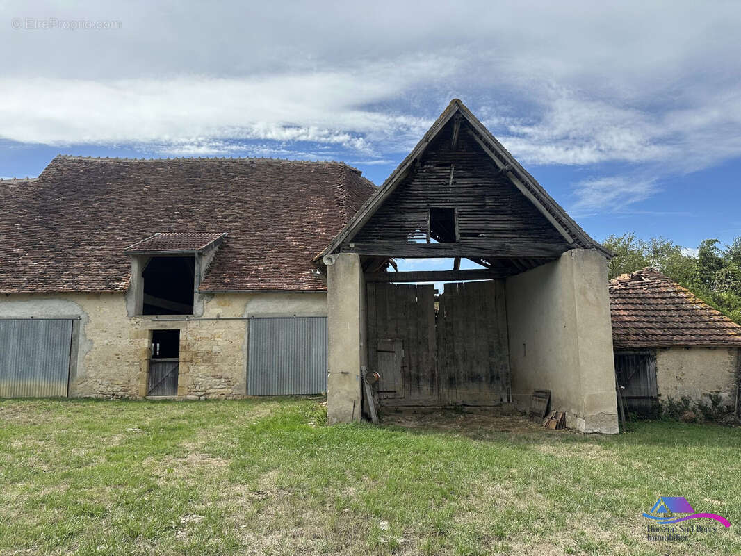 Maison à VICQ-EXEMPLET
