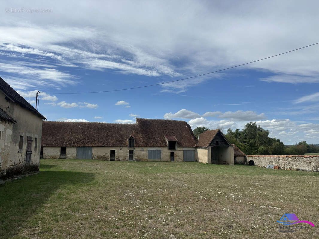 Maison à VICQ-EXEMPLET