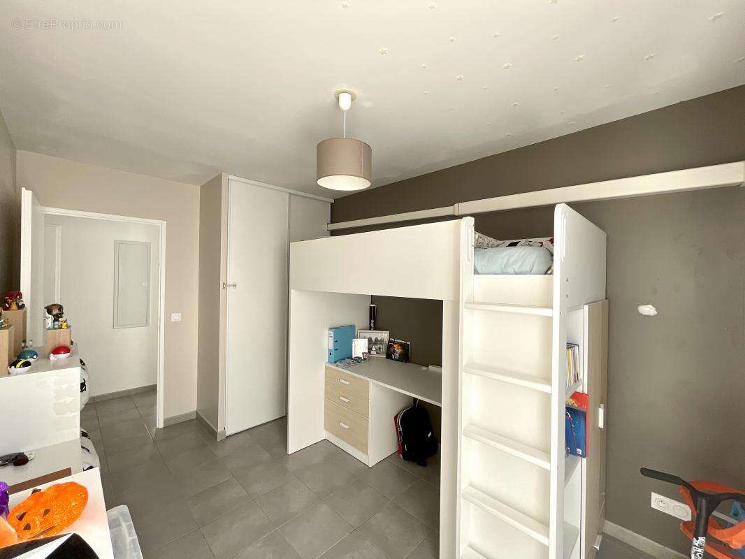 Appartement à CHATEAUNEUF-LES-MARTIGUES