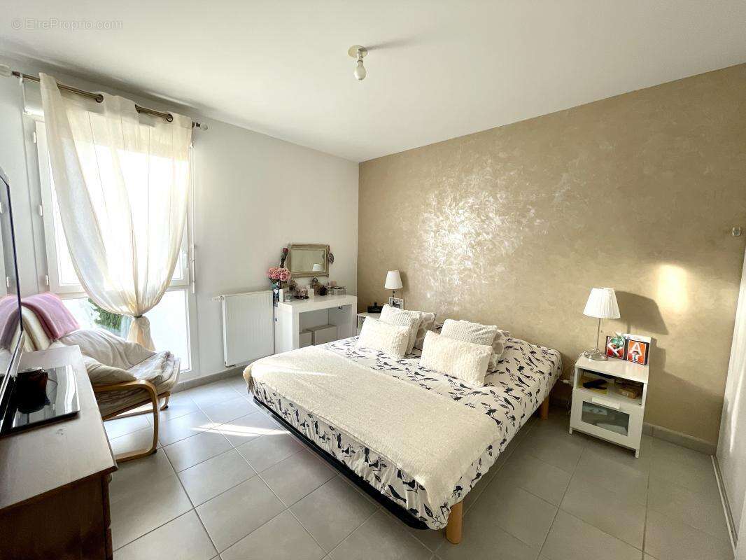 Appartement à CHATEAUNEUF-LES-MARTIGUES