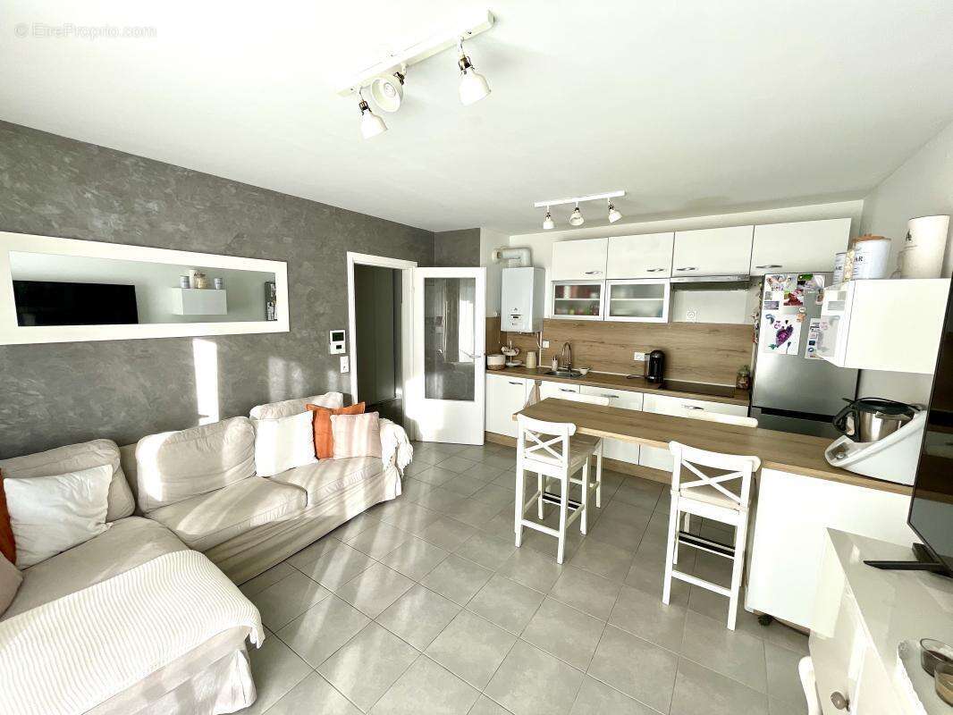 Appartement à CHATEAUNEUF-LES-MARTIGUES