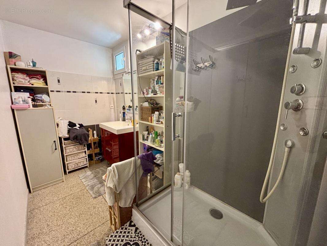 Appartement à SAINT-VICTORET