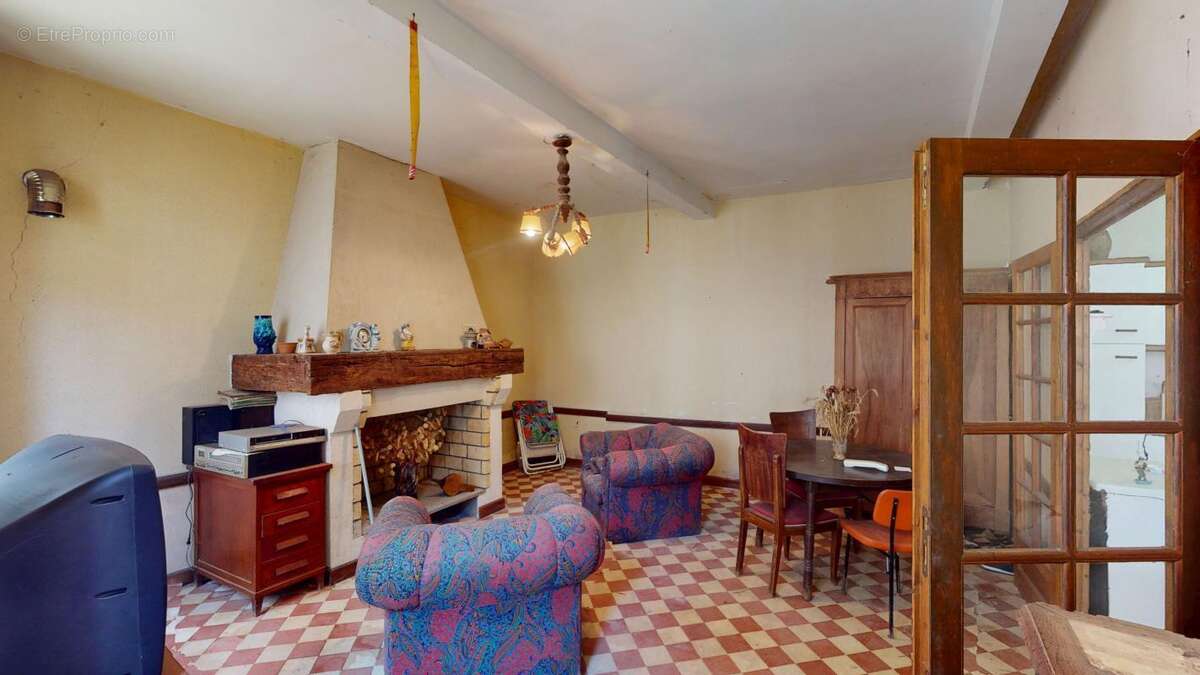 Maison à SURY-EN-VAUX