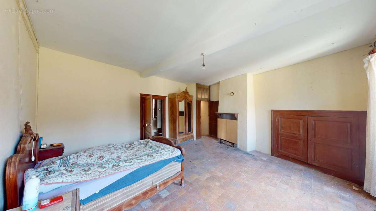 Maison à SURY-EN-VAUX