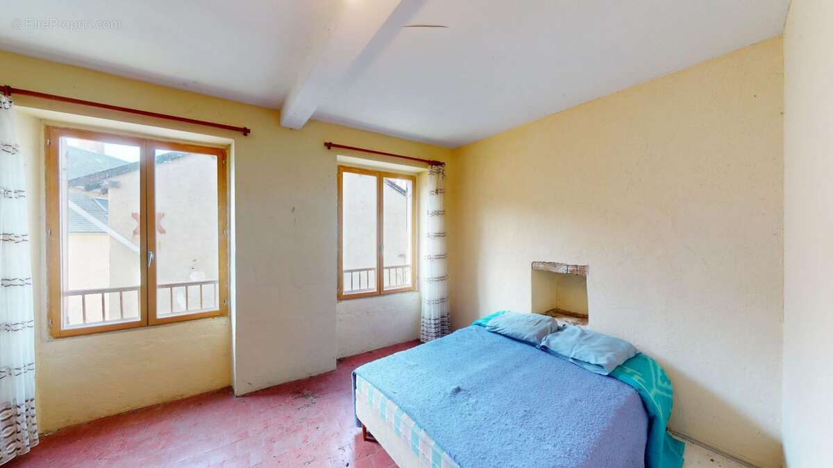 Maison à SURY-EN-VAUX