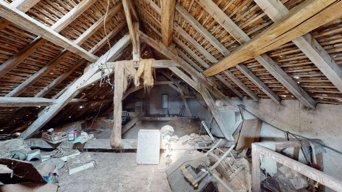 Maison à SURY-EN-VAUX